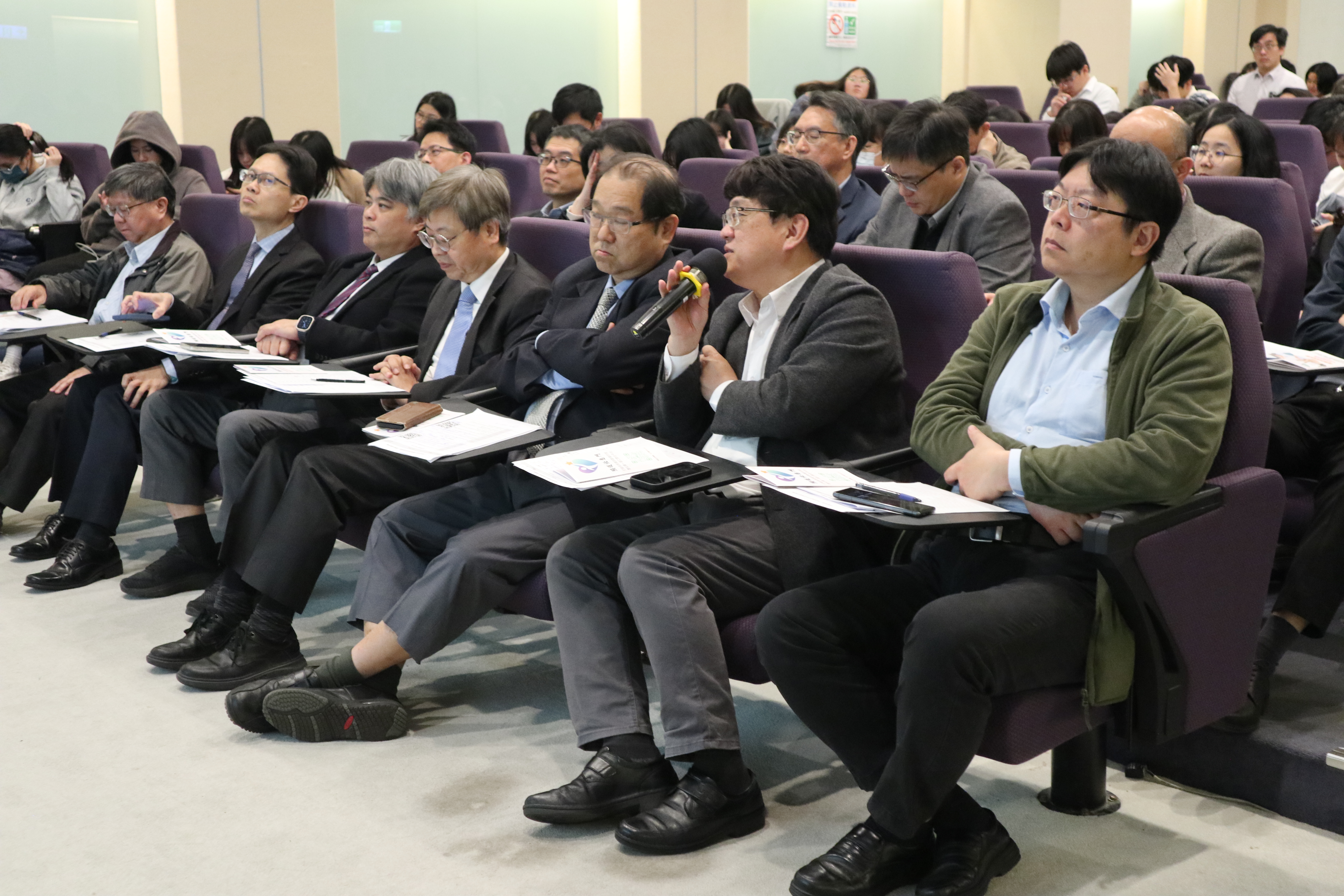 醫學系系主任現場詢答